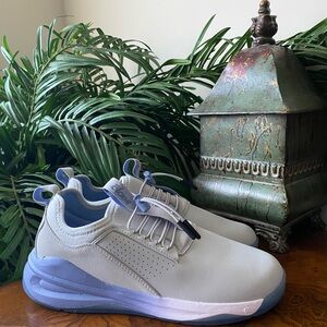 Clove Women's Sneakers